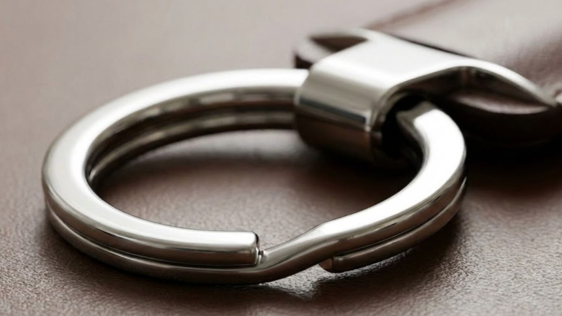 カルティエキーリングの使い方完全版｜硬い時の開け方とネックレス転用術