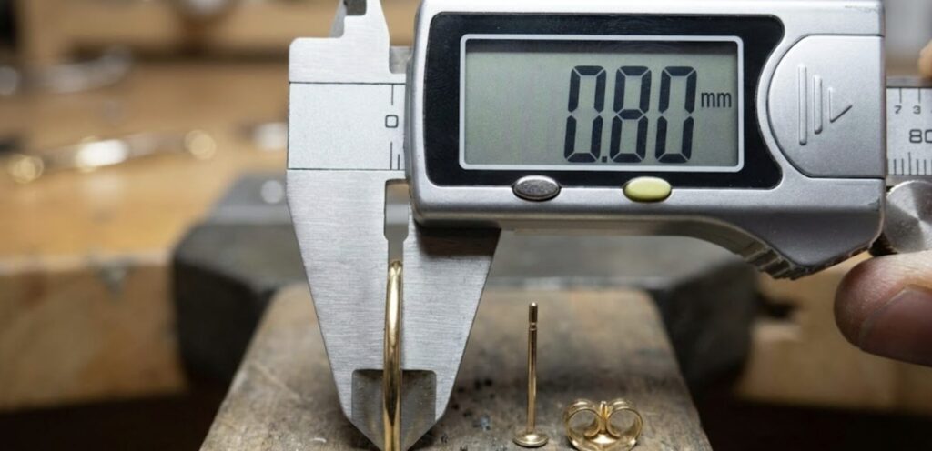 なぜ市販のキャッチが入らない？「0.8mmの規格」