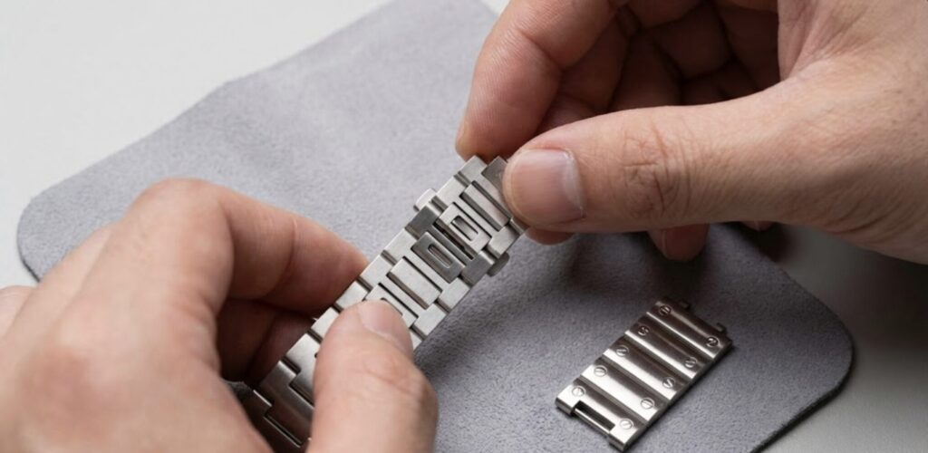 スマートリンクシステムとブレスレット構造が「重さ」に与える影響