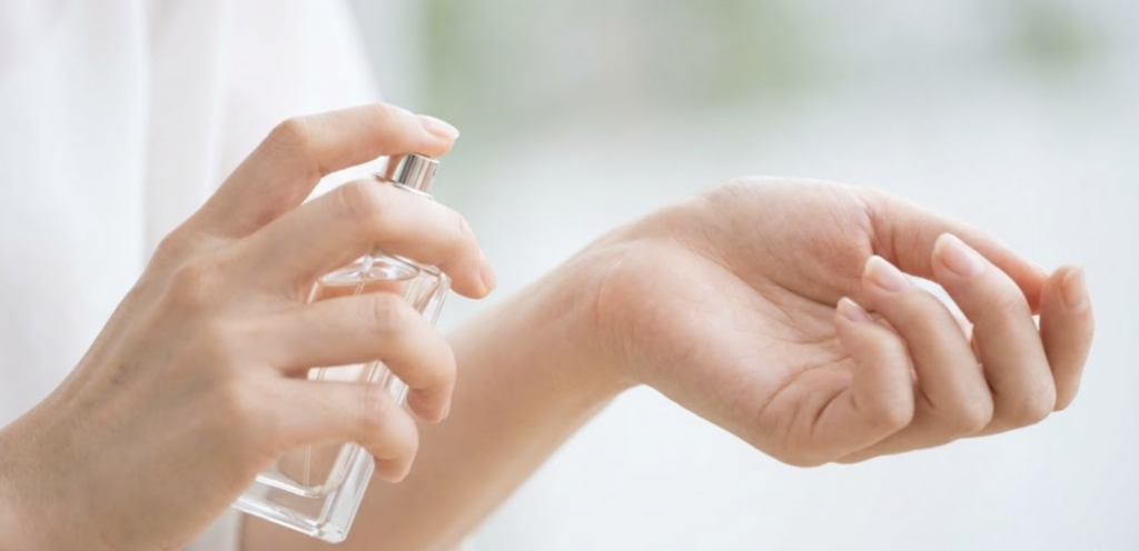 男ウケを最大化する「香りの纏い方」テクニック