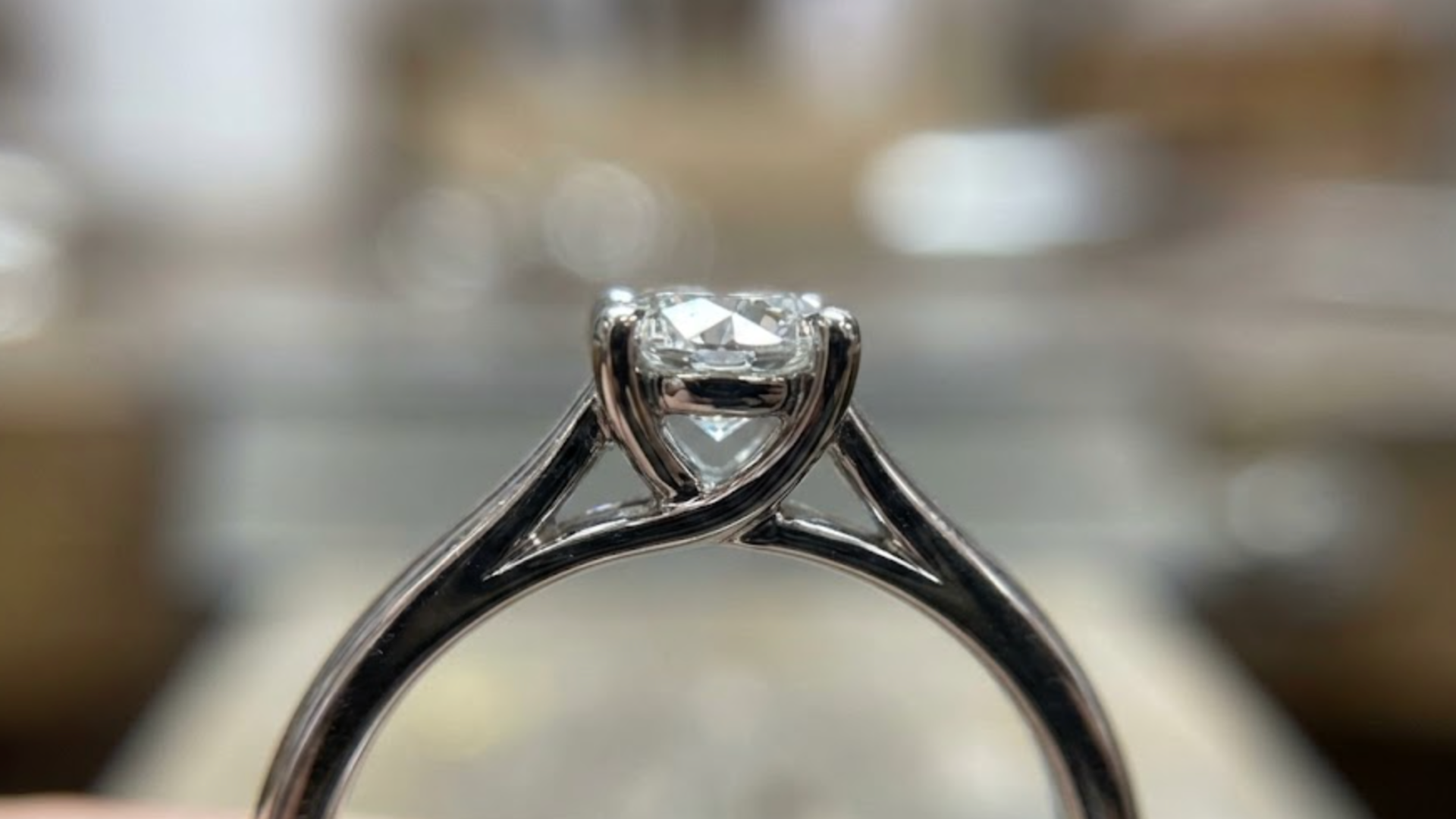 【悲報】カルティエバレリーナのダイヤは取れる？修理代4万の現実